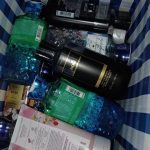Ещё несколько лет назад покупка в интернет-магазинах США не вызывала столько вопросов и подозрений, основные маркетплейсы и крупные магазины принимали к оплате карты, выпущенные российскими банками, была доступной доставка в Россию. С 2022 года, после введения санкций против России, продавцы прекратили принимать оплату от россиян с их карт, перестали отправлять покупки в Россию, а некоторые интернет-магазины даже заблокировали доступ к своим сайтам с территории России. Доставка косметики из-за границы